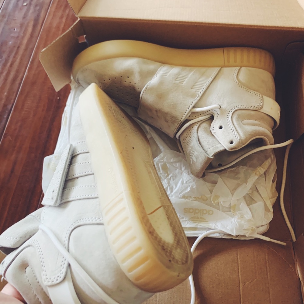 ADIDAS - Picture 3 of 5
